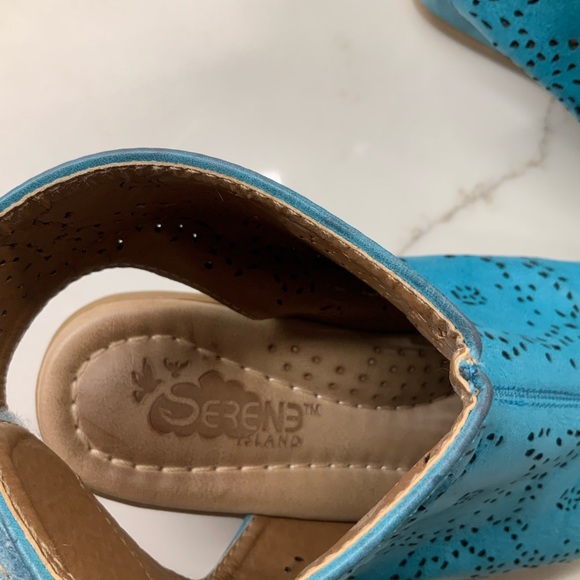 Turquoise 3” wedge sandals size 6 1/2 - Picture 2 of 4